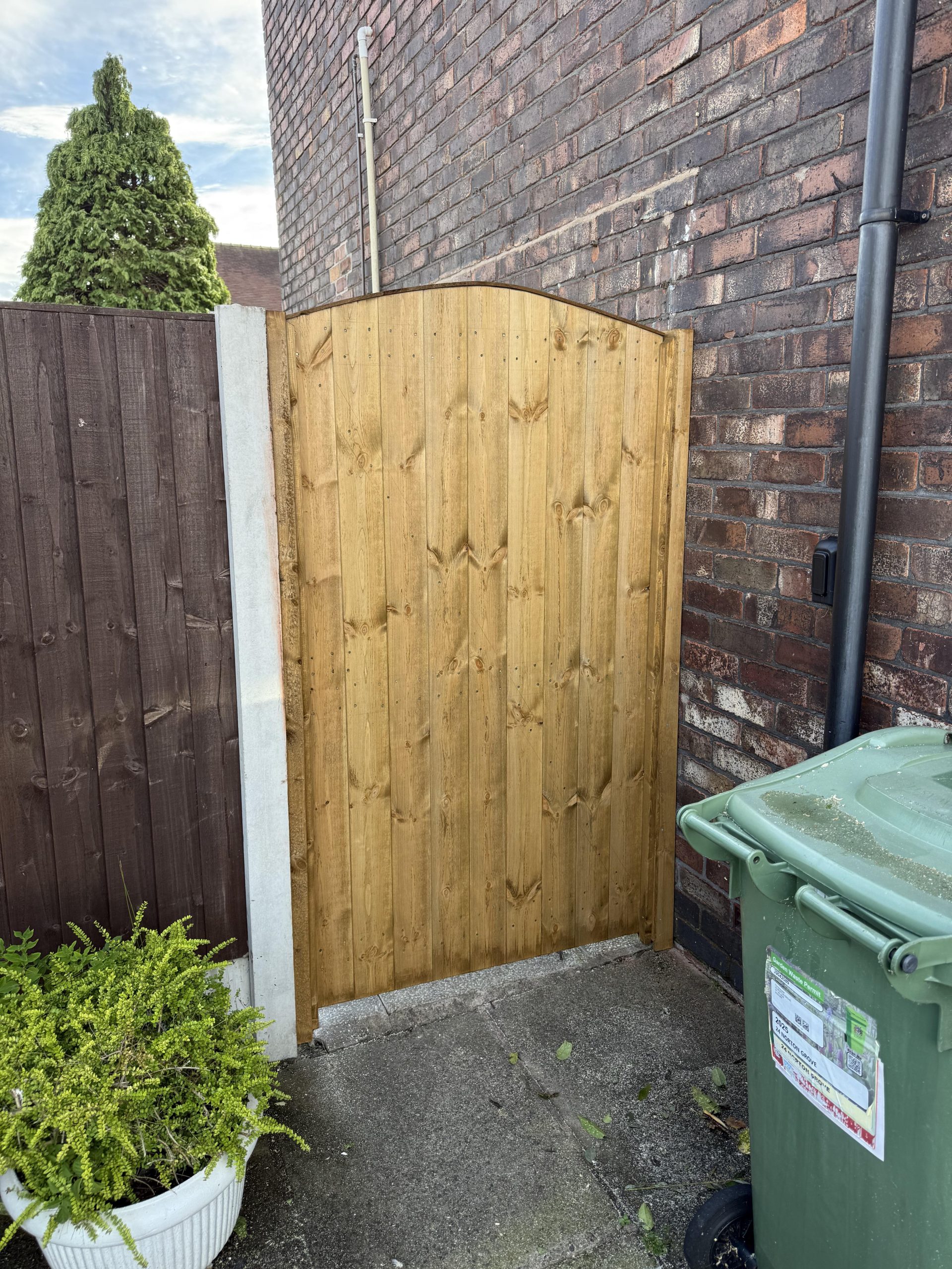 Arched Top Tongue & Groove (T&G) Gate